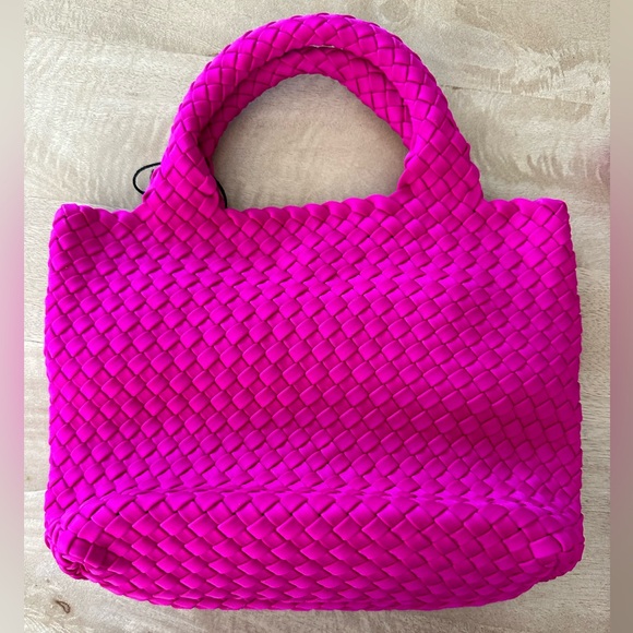 SOL•AND•SELENE SKY'S THE LIMIT - SMALL CROSSBODY IN FUCHSIA - Picture 12 of 13